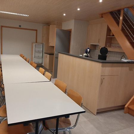 De Meiboom Vakantiehoeve Tot 21 Pers Langemark Exterior foto